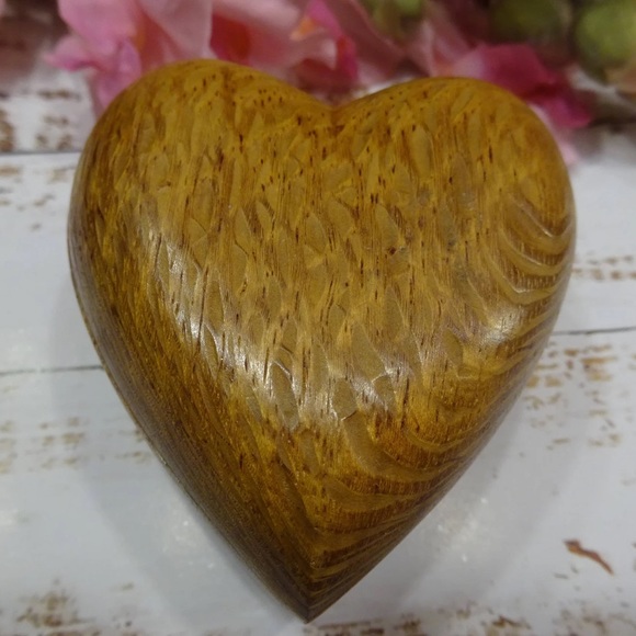 🌺[2/$40.00]🌺 Heart Shape Trinket Box - Picture 1 of 7